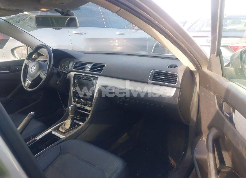 Photo 5 of 2012 Volkswagen Passat 2.5L SE (VIN 1VWBP7A38CC058783)