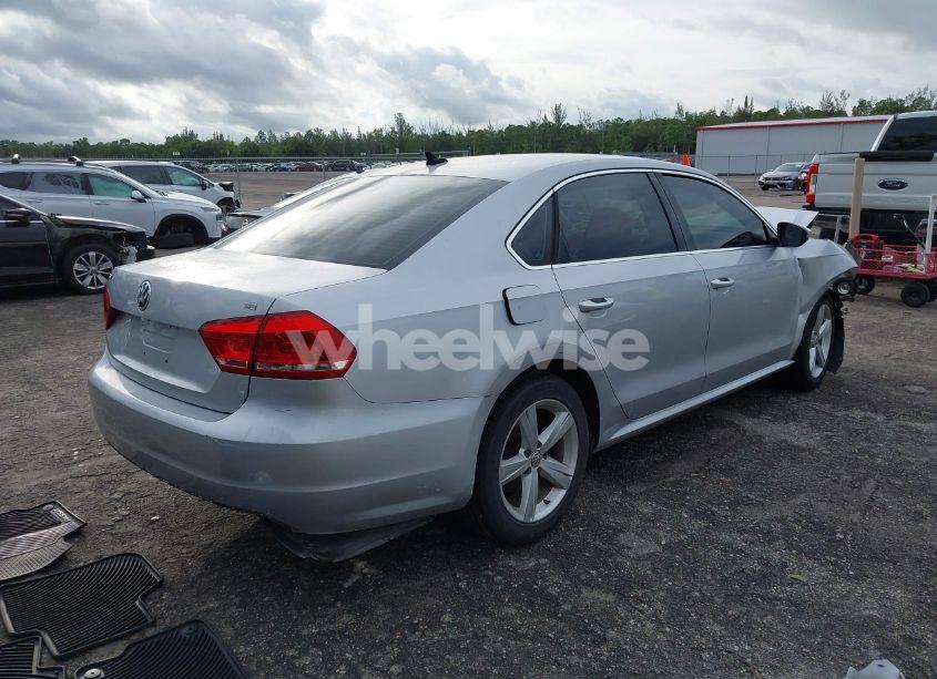 Photo 4 of 2012 Volkswagen Passat 2.5L SE (VIN 1VWBP7A38CC074580)