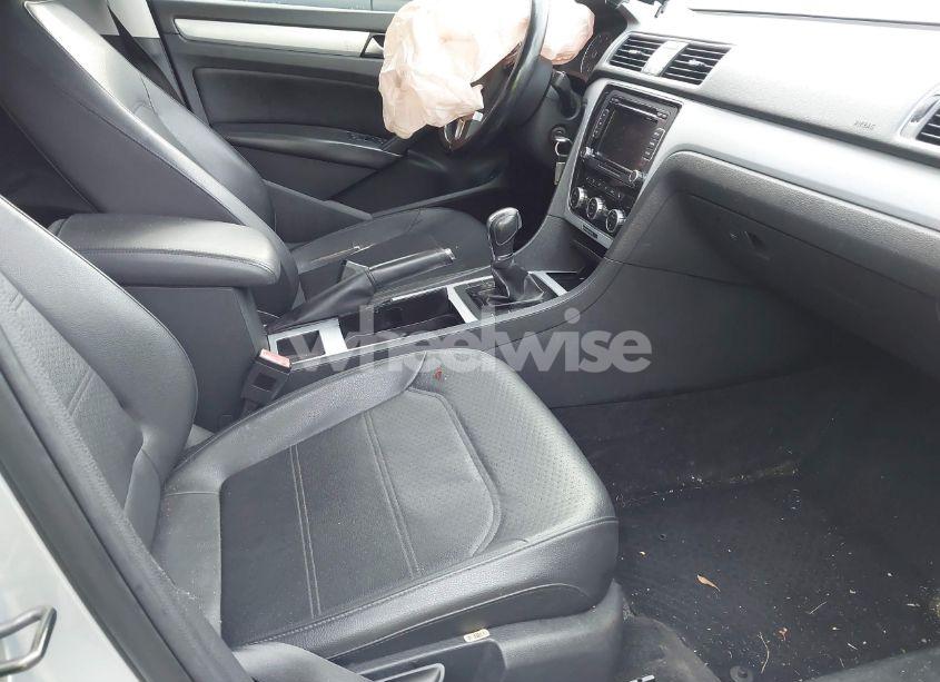 Photo 5 of 2012 Volkswagen Passat 2.5L SE (VIN 1VWBP7A38CC074580)