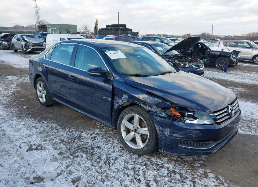 2012 Volkswagen Passat 2.5L SE (VIN 1VWBP7A38CL088124) main photo