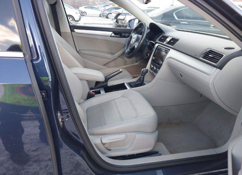Photo 5 of 2012 Volkswagen Passat 2.5L SE (VIN 1VWBP7A38CL088124)