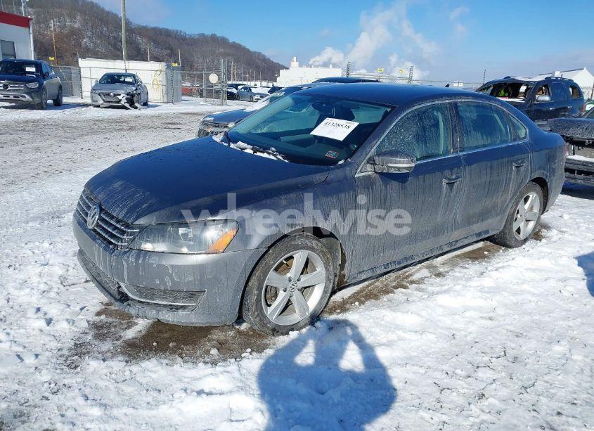 Photo 2 of 2013 Volkswagen Passat 2.5L SE (VIN 1VWBP7A38DC052158)