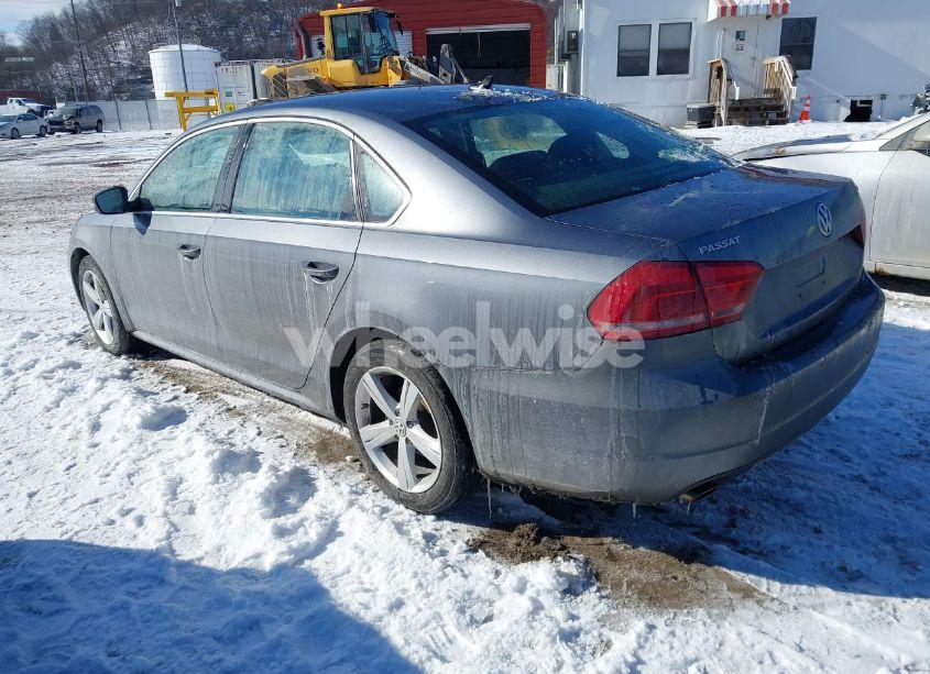 Photo 3 of 2013 Volkswagen Passat 2.5L SE (VIN 1VWBP7A38DC052158)