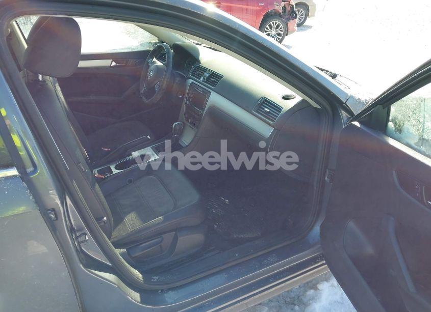 Photo 5 of 2013 Volkswagen Passat 2.5L SE (VIN 1VWBP7A38DC052158)