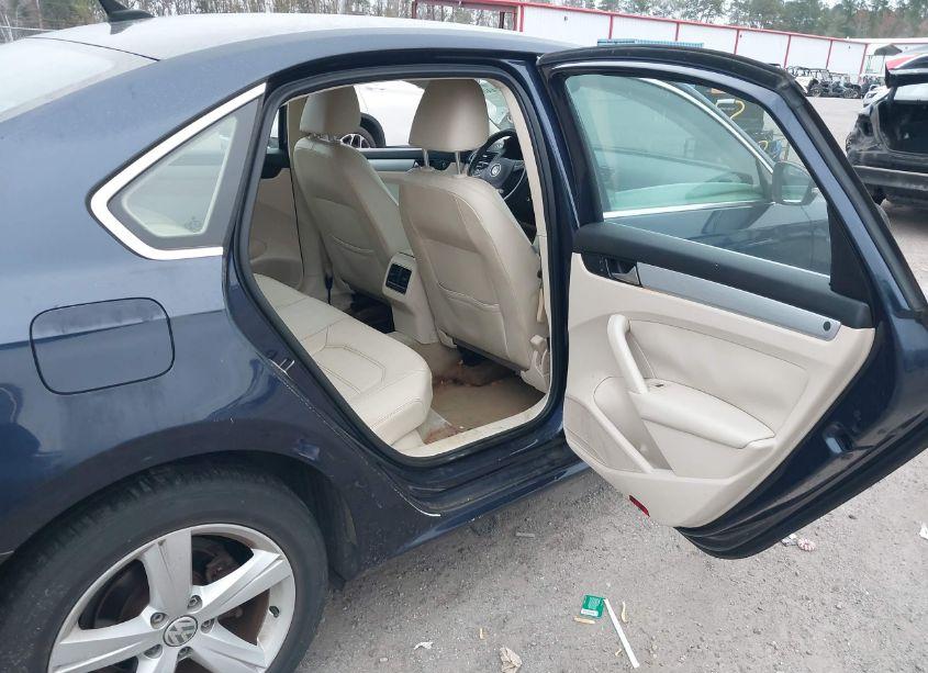 Photo 8 of 2013 Volkswagen Passat 2.5L SE (VIN 1VWBP7A38DC077951)
