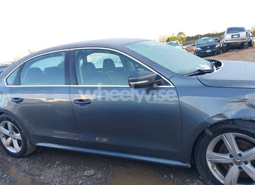 Photo 12 of 2013 Volkswagen Passat 2.5L SE (VIN 1VWBP7A38DC123620)