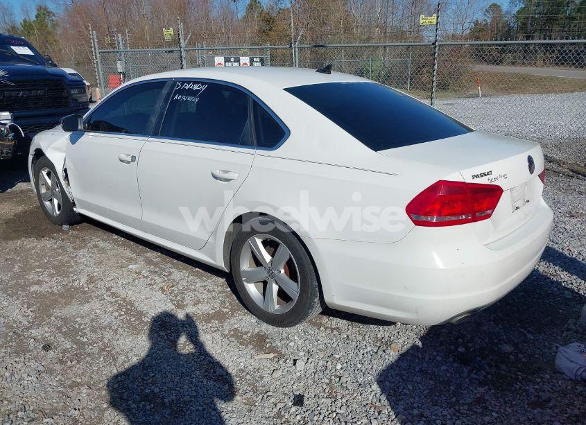 Photo 3 of 2013 Volkswagen Passat 2.5L SE (VIN 1VWBP7A38DC129451)