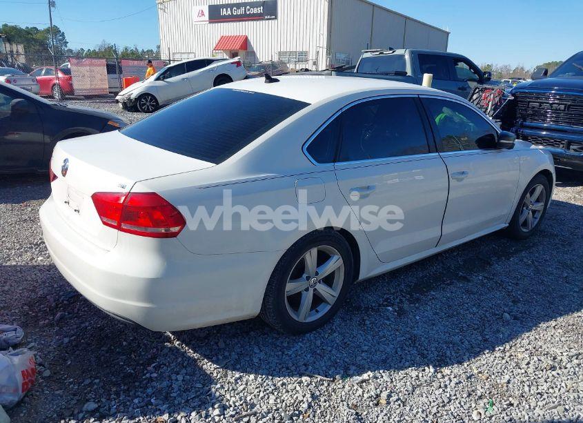 Photo 4 of 2013 Volkswagen Passat 2.5L SE (VIN 1VWBP7A38DC129451)