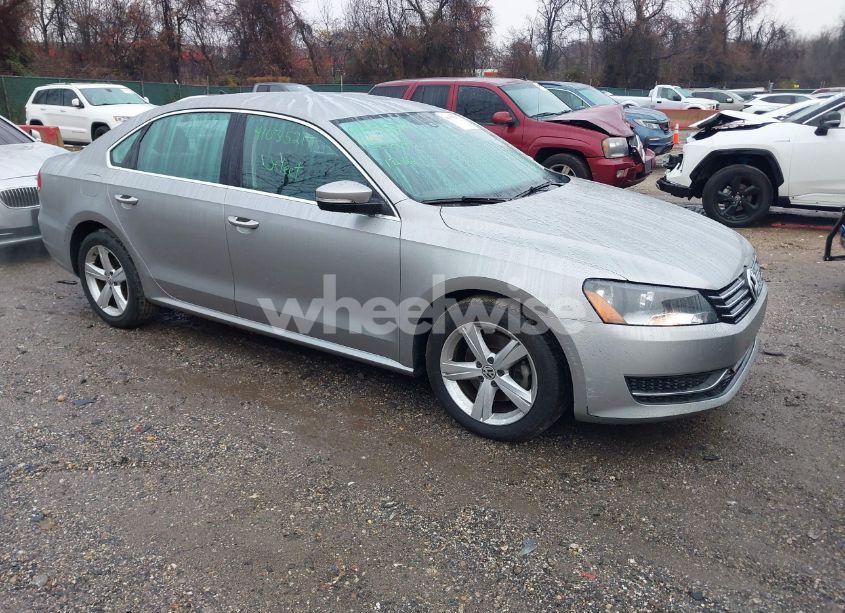 2014 Volkswagen Passat 2.5L SE (VIN 1VWBP7A38EC006234) main photo