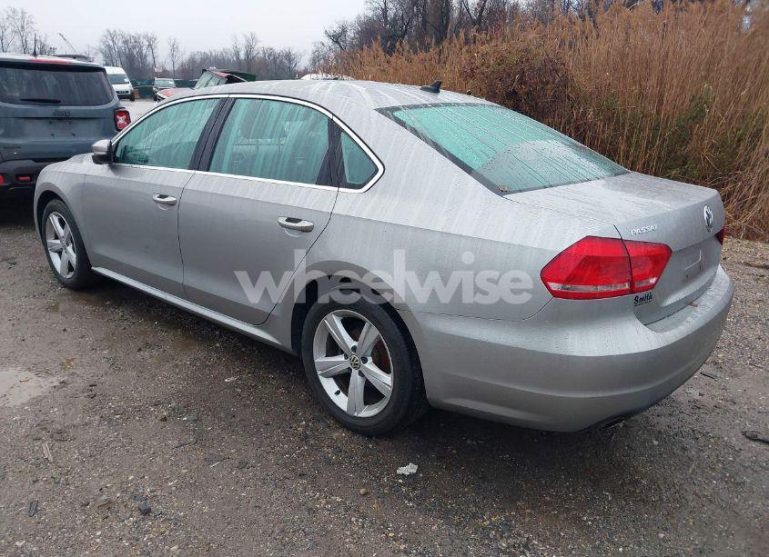 Photo 3 of 2014 Volkswagen Passat 2.5L SE (VIN 1VWBP7A38EC006234)