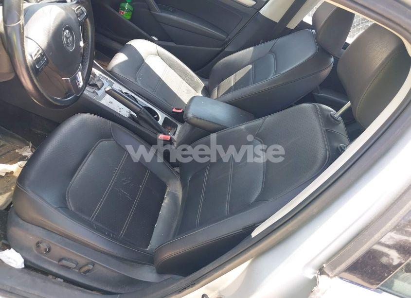 Photo 10 of 2014 Volkswagen Passat 2.5L SE (VIN 1VWBP7A38EC008260)