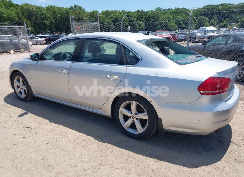 Photo 3 of 2014 Volkswagen Passat 2.5L SE (VIN 1VWBP7A38EC008260)