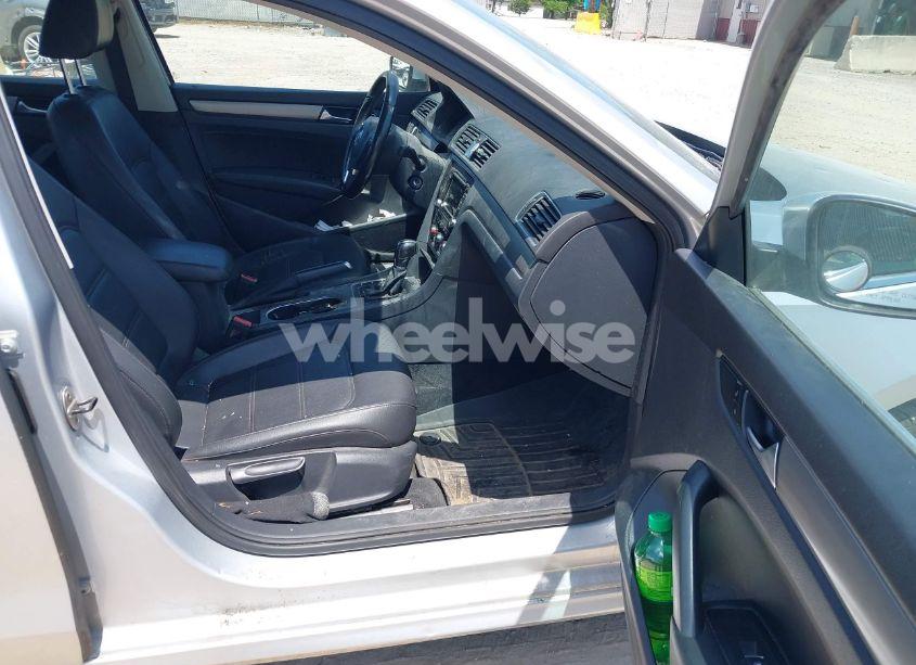 Photo 5 of 2014 Volkswagen Passat 2.5L SE (VIN 1VWBP7A38EC008260)