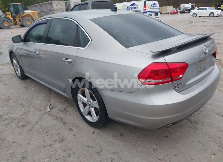 Photo 3 of 2014 Volkswagen Passat 2.5L SE (VIN 1VWBP7A38EC008355)