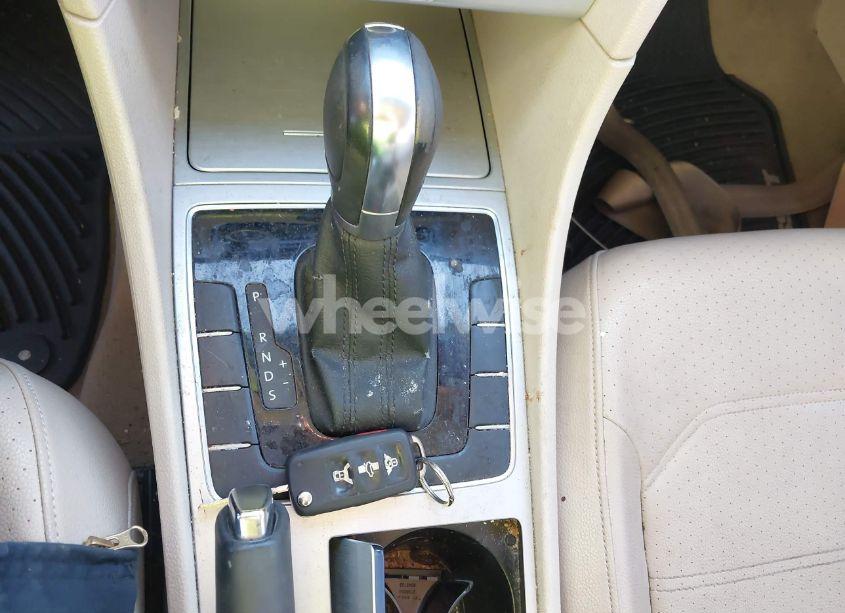 Photo 11 of 2012 Volkswagen Passat 2.5L SE (VIN 1VWBP7A39CC018793)