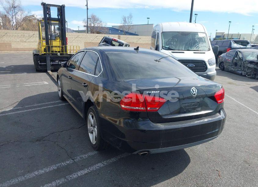 Photo 3 of 2012 Volkswagen Passat 2.5L SE (VIN 1VWBP7A39CC018793)