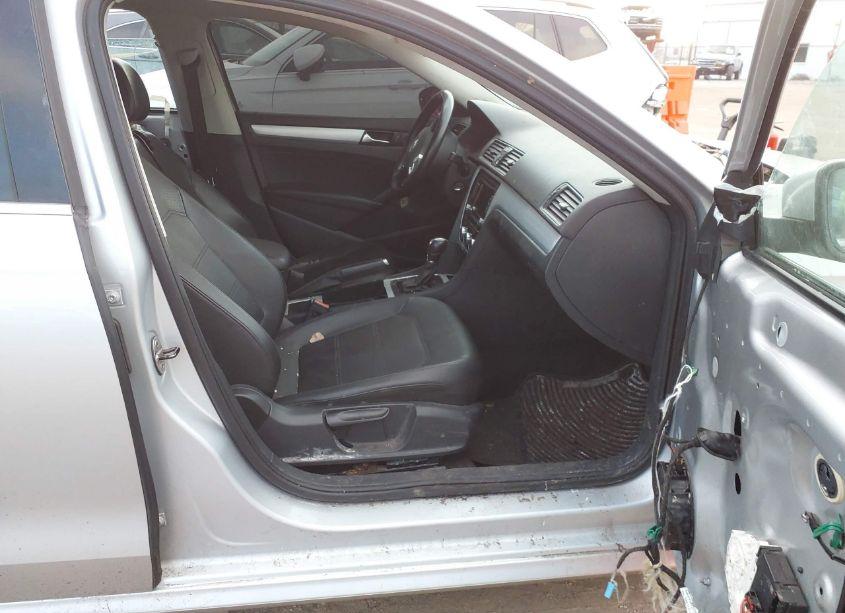 Photo 5 of 2012 Volkswagen Passat 2.5L SE (VIN 1VWBP7A39CC021757)