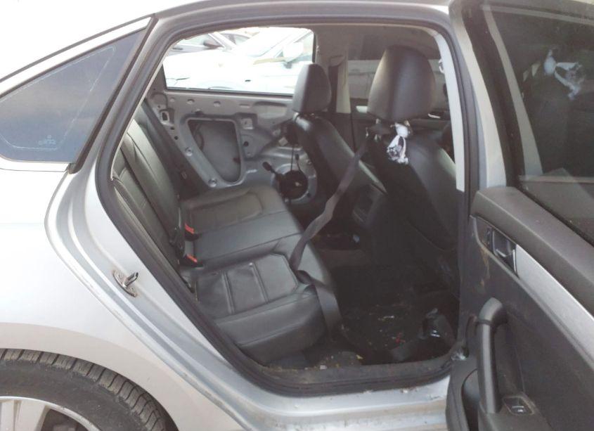 Photo 8 of 2012 Volkswagen Passat 2.5L SE (VIN 1VWBP7A39CC021757)