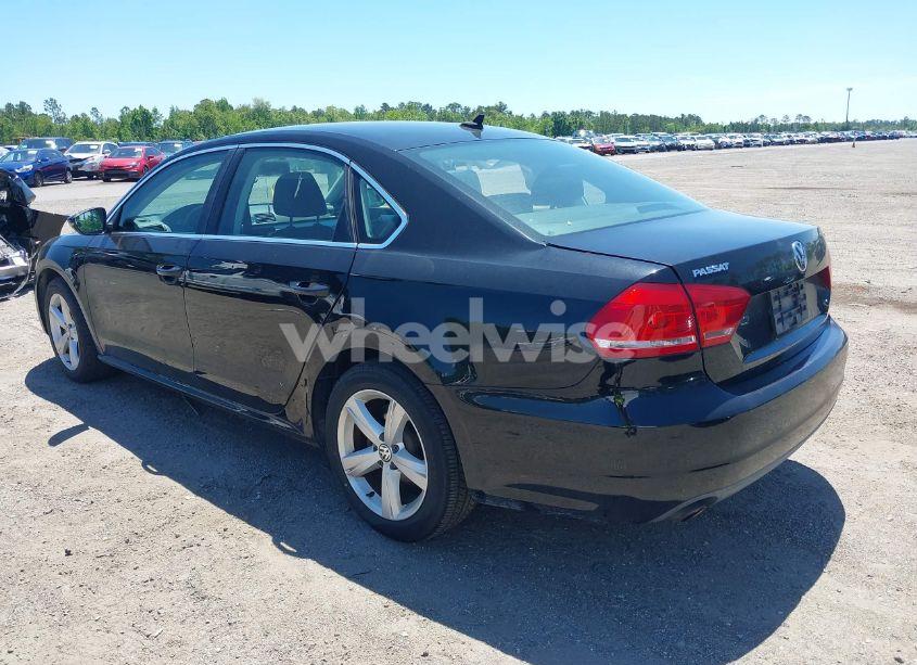 Photo 3 of 2012 Volkswagen Passat 2.5L SE (VIN 1VWBP7A39CC070425)