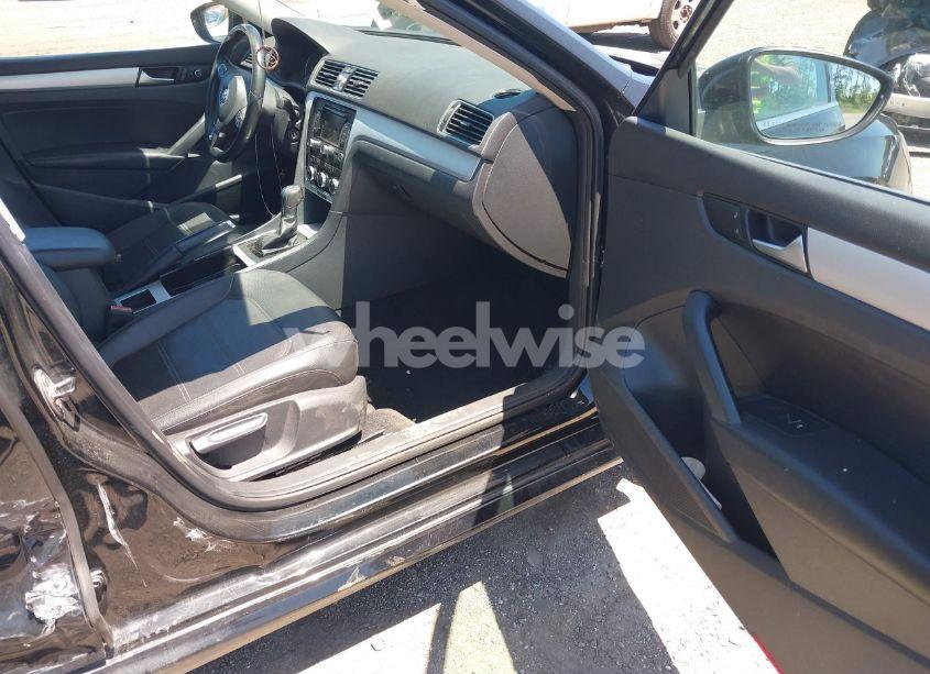 Photo 5 of 2012 Volkswagen Passat 2.5L SE (VIN 1VWBP7A39CC070425)