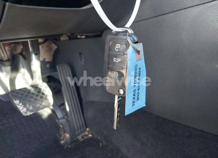 Photo 11 of 2012 Volkswagen Passat 2.5L SE (VIN 1VWBP7A39CC079951)