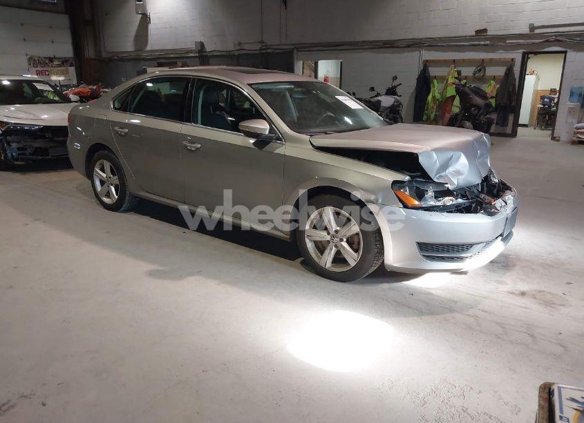 2012 Volkswagen Passat 2.5L SE (VIN 1VWBP7A39CC091582) main photo
