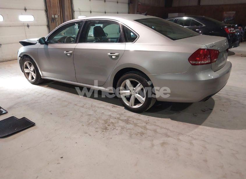 Photo 3 of 2012 Volkswagen Passat 2.5L SE (VIN 1VWBP7A39CC091582)