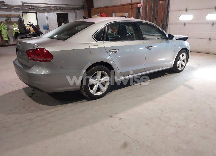 Photo 4 of 2012 Volkswagen Passat 2.5L SE (VIN 1VWBP7A39CC091582)