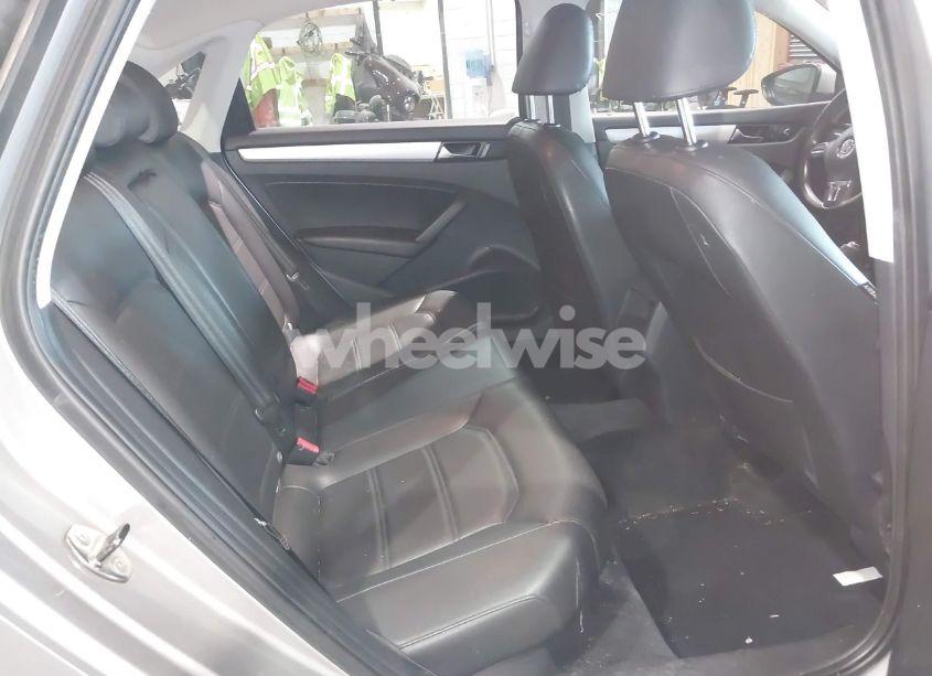 Photo 8 of 2012 Volkswagen Passat 2.5L SE (VIN 1VWBP7A39CC091582)