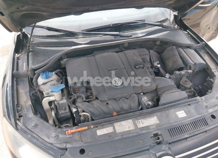 Photo 10 of 2013 Volkswagen Passat 2.5L SE (VIN 1VWBP7A39DC016026)