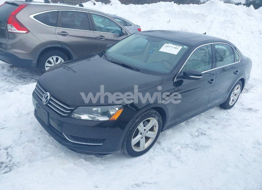 Photo 2 of 2013 Volkswagen Passat 2.5L SE (VIN 1VWBP7A39DC047714)