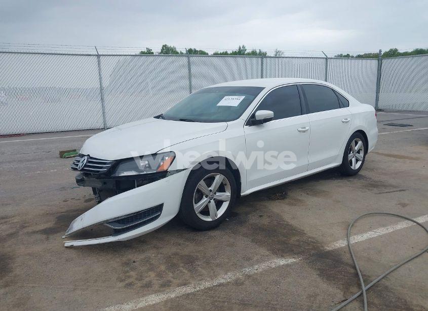 Photo 2 of 2013 Volkswagen Passat 2.5L SE (VIN 1VWBP7A39DC104767)