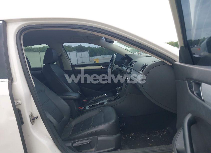 Photo 5 of 2013 Volkswagen Passat 2.5L SE (VIN 1VWBP7A39DC104767)