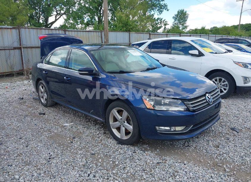 2013 Volkswagen Passat 2.5L SE (VIN 1VWBP7A39DC127059) main photo