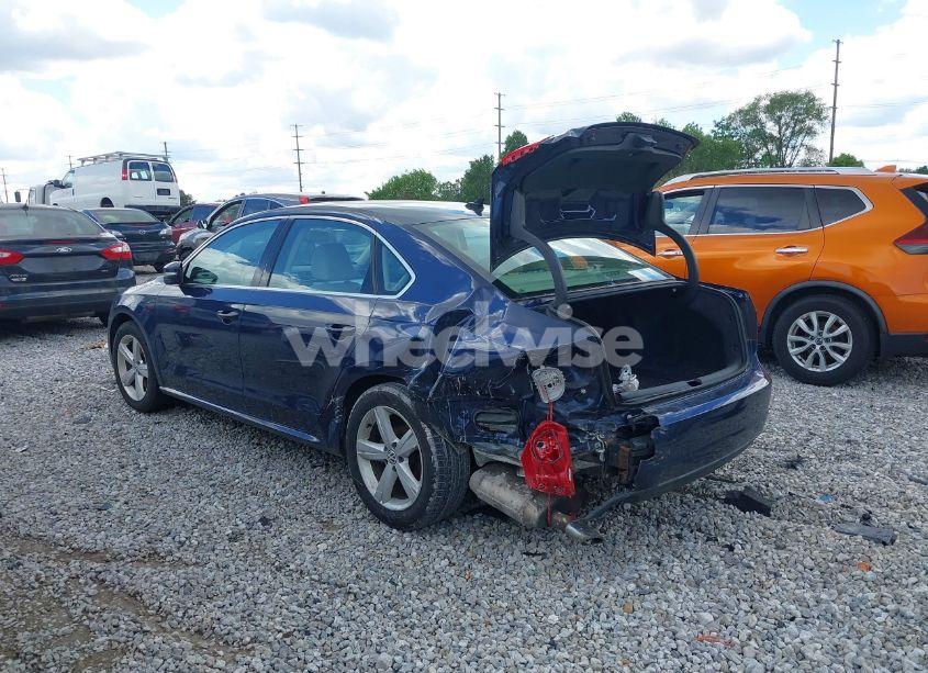 Photo 3 of 2013 Volkswagen Passat 2.5L SE (VIN 1VWBP7A39DC127059)