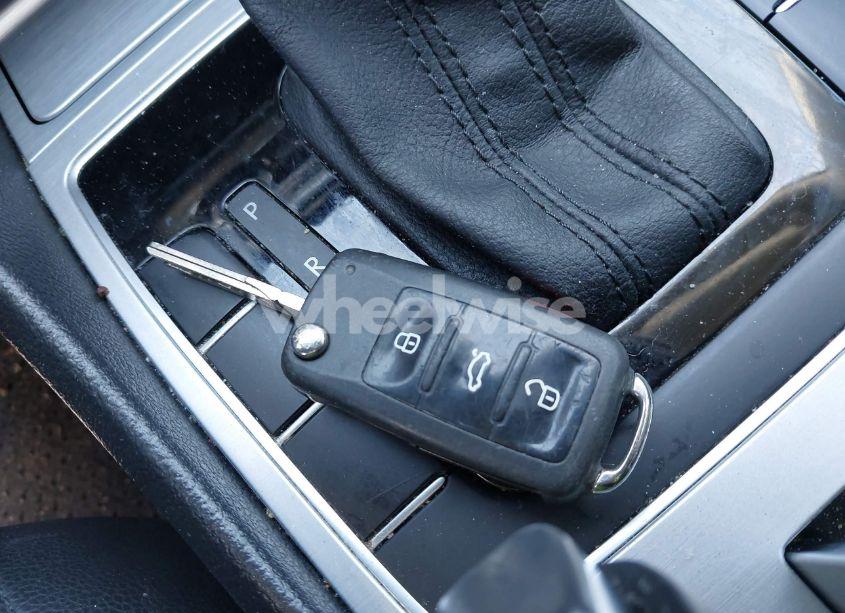 Photo 11 of 2012 Volkswagen Passat 2.5L SE (VIN 1VWBP7A3XCC042679)