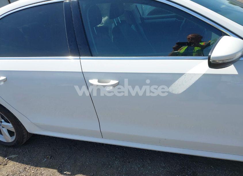 Photo 13 of 2012 Volkswagen Passat 2.5L SE (VIN 1VWBP7A3XCC042679)