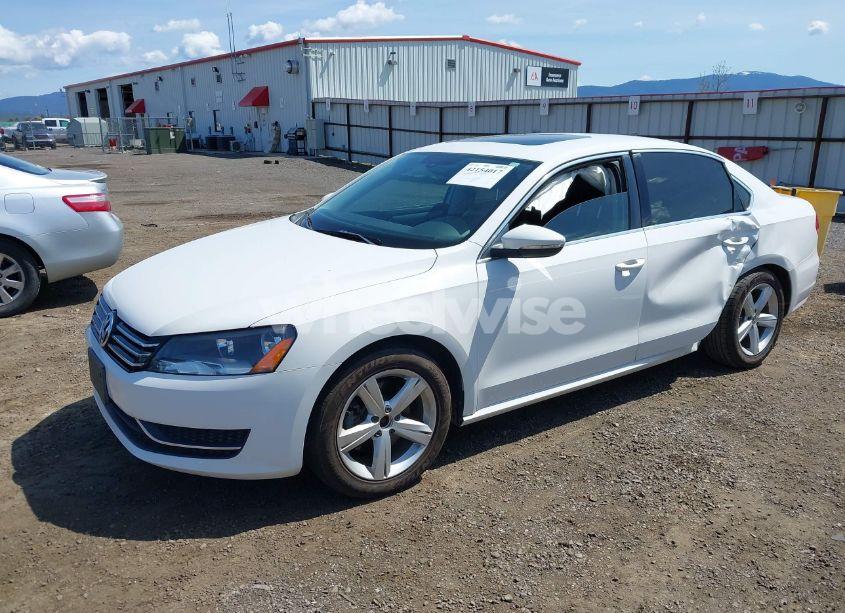 Photo 2 of 2012 Volkswagen Passat 2.5L SE (VIN 1VWBP7A3XCC042679)