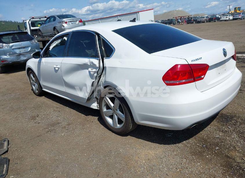 Photo 3 of 2012 Volkswagen Passat 2.5L SE (VIN 1VWBP7A3XCC042679)