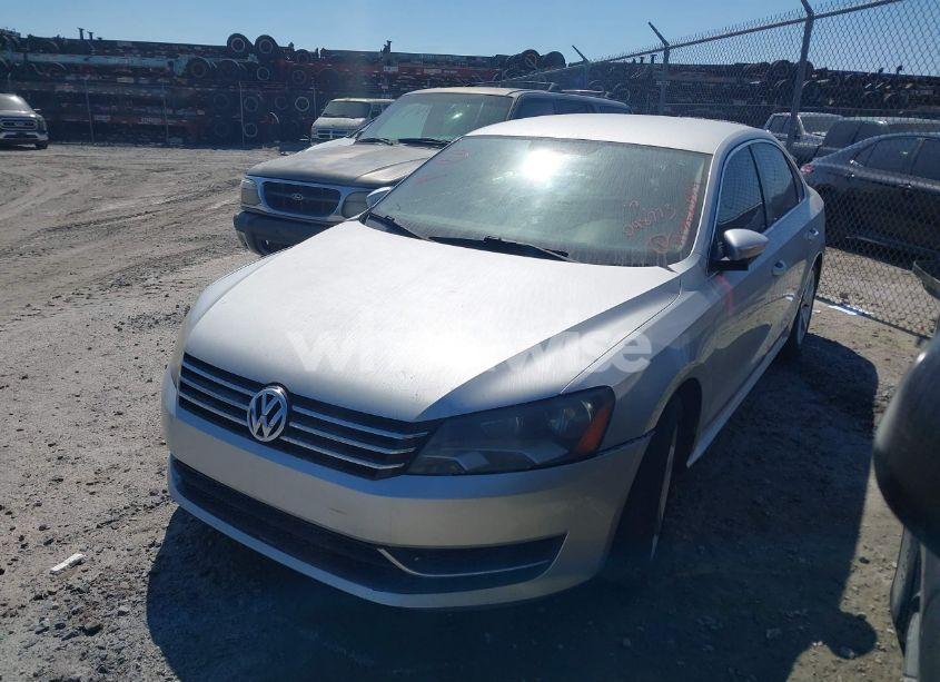 Photo 2 of 2012 Volkswagen Passat 2.5L SE (VIN 1VWBP7A3XCC048773)
