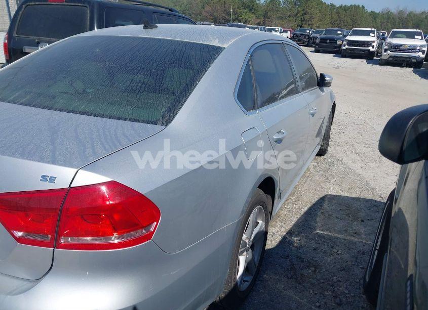 Photo 4 of 2012 Volkswagen Passat 2.5L SE (VIN 1VWBP7A3XCC048773)