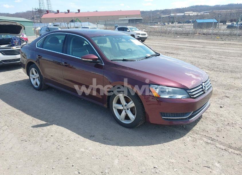 2012 Volkswagen Passat 2.5L SE (VIN 1VWBP7A3XCC054072) main photo