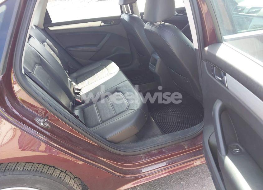 Photo 8 of 2012 Volkswagen Passat 2.5L SE (VIN 1VWBP7A3XCC054072)