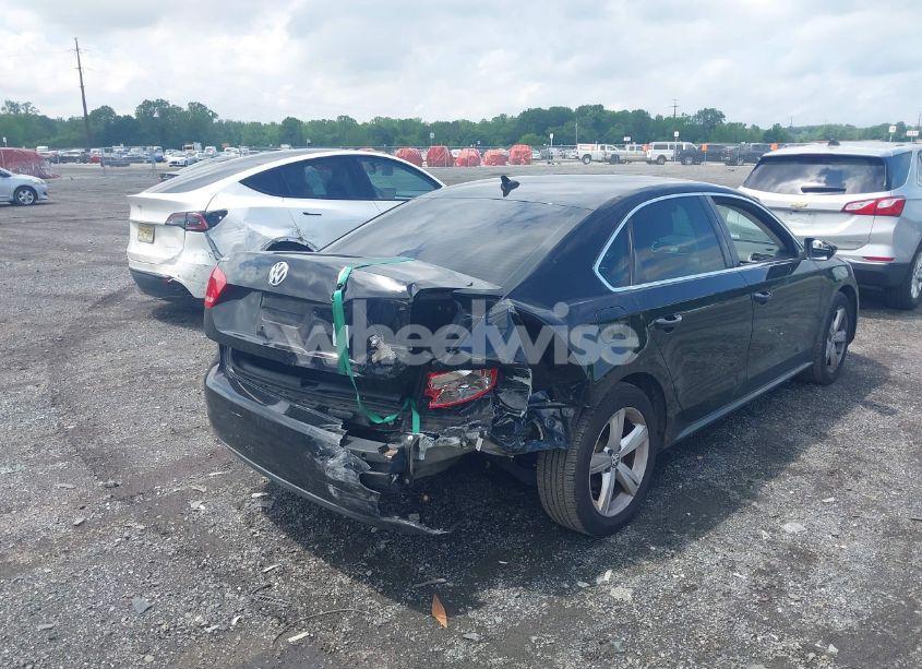 Photo 4 of 2012 Volkswagen Passat 2.5L SE (VIN 1VWBP7A3XCC070451)