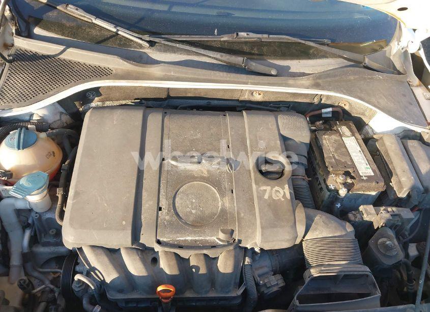 Photo 10 of 2012 Volkswagen Passat 2.5L SE (VIN 1VWBP7A3XCC077531)