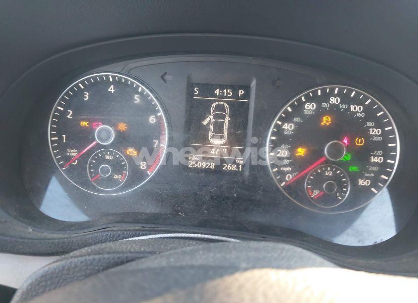 Photo 7 of 2012 Volkswagen Passat 2.5L SE (VIN 1VWBP7A3XCC077531)