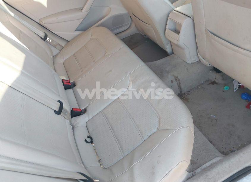 Photo 8 of 2012 Volkswagen Passat 2.5L SE (VIN 1VWBP7A3XCC077531)