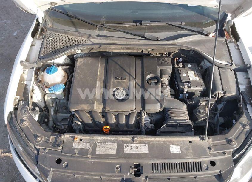 Photo 10 of 2012 Volkswagen Passat 2.5L SE (VIN 1VWBP7A3XCC084978)