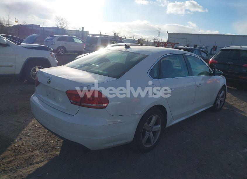 Photo 4 of 2012 Volkswagen Passat 2.5L SE (VIN 1VWBP7A3XCC084978)