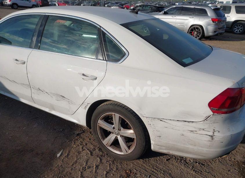 Photo 6 of 2012 Volkswagen Passat 2.5L SE (VIN 1VWBP7A3XCC084978)